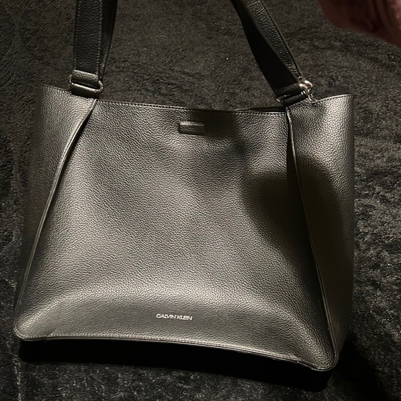 Handbags - Calvin Klein large tote purse
